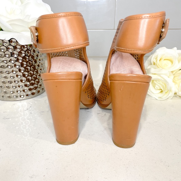 ALDO Brown Camel Vegan Leather Heels with Chunky Heel & Gold Snaps - Size 7.5 - Picture 5 of 7